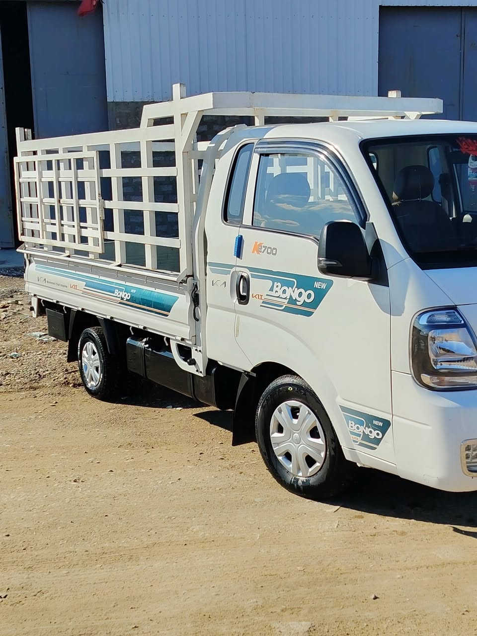 سلام عليكم كيه حمل البيع مديل 2023  ماشيه 66الف سياره بسمي ثاني يوم احولك السياره كفاله عامه مكينه أو كير أو كشر بس بارد أو موجود بل صوره السعر 150بيه مجال بسيط ***********
