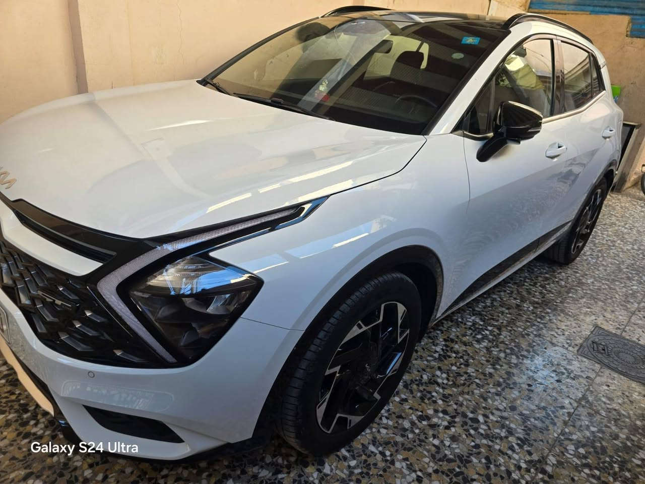 السلام عليكم ..
سبورتج 2025  فول جيتي لاين الدوليه

ماشيه اقل من 3000

بيه بارد  باب عكس السائق وبيه طخه  بالباب الخلفي موضحه بالصور

السعر 255  وبيه مجال

***********

بغداد / الكريعات
