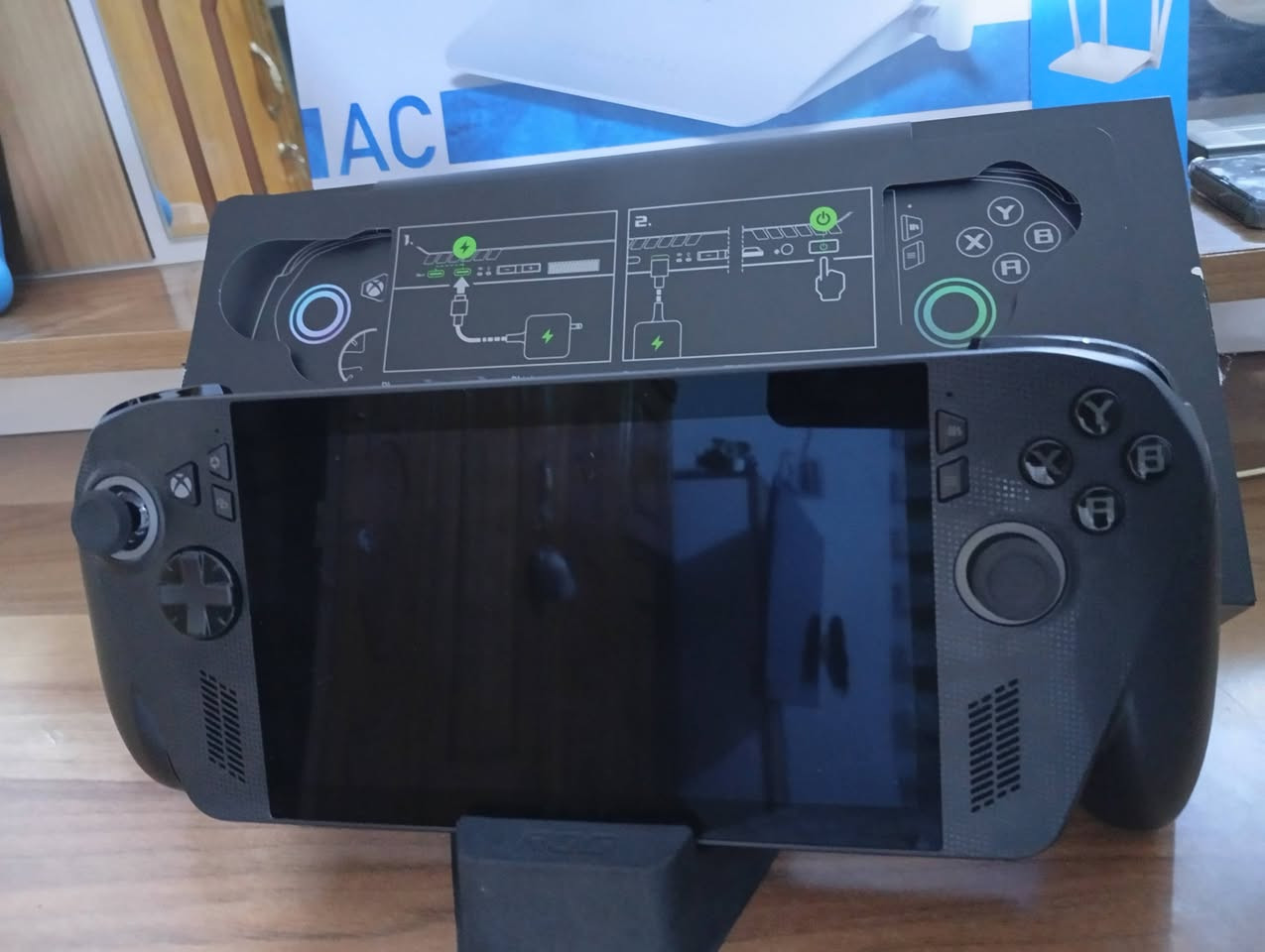 ROG Xbox Ally X روج اكسبوك الاي اكس
السلام عليكم  للبيع فقط  ماعندي توصيل مكاني البصرة اشتريته جديد تاريخ الشراء 24/1/2026
يعني الجهاز ماصارله 10ايام من مستخدم واتساب *********** 
السعر مليون و450
