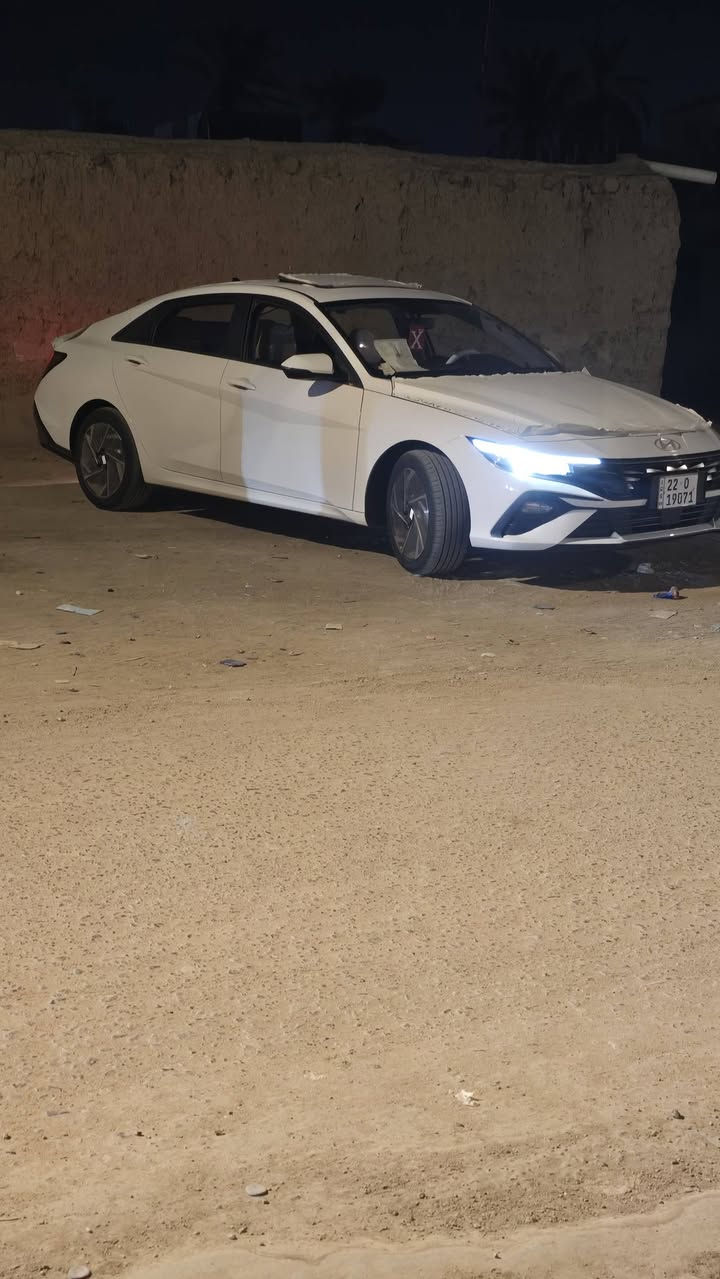 السلام عليكم شباب النترا تجميع صيني موديل 25  للبيع فقط
المواصفات:-
مكينه 1500 دبل نوزل 
بصمه 

فتحه 

حساس امامي خلفي 

كشنات جلد بلاد

عينه ديجتل 

تبريد قطعتين 

مدوشمه عام ارضيه وصندوك وكشنات  وسفاري

السياره كفاله عامه من الزلغ ماشيه 1900 رقم اربيل ( مسوي بيها وكاله) 
 
رايدها ب 153 قفل من الاخير 

مكاني بصره ابو الخصيب جامع الشهيد طه 
***********
