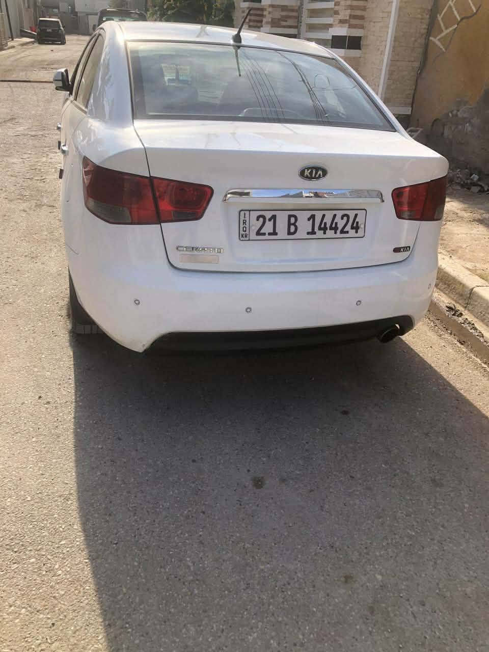 سيراتو 12 خليجي
ماشيه 140 
رقم شمالي سليمانيه جديد 
ويل كب 17 
داخل اسود تحكم ستيرن شفتات تبريد لمس عده البصمه والفتحه سياره 
سونار كدامك  اتصل ودلل 
بيه اسمن تنقص وسياره خير من مابيه اي شي كله شغاله سعره 90 وبيه مجال 
 ديالى بلدروز 
 ***********
