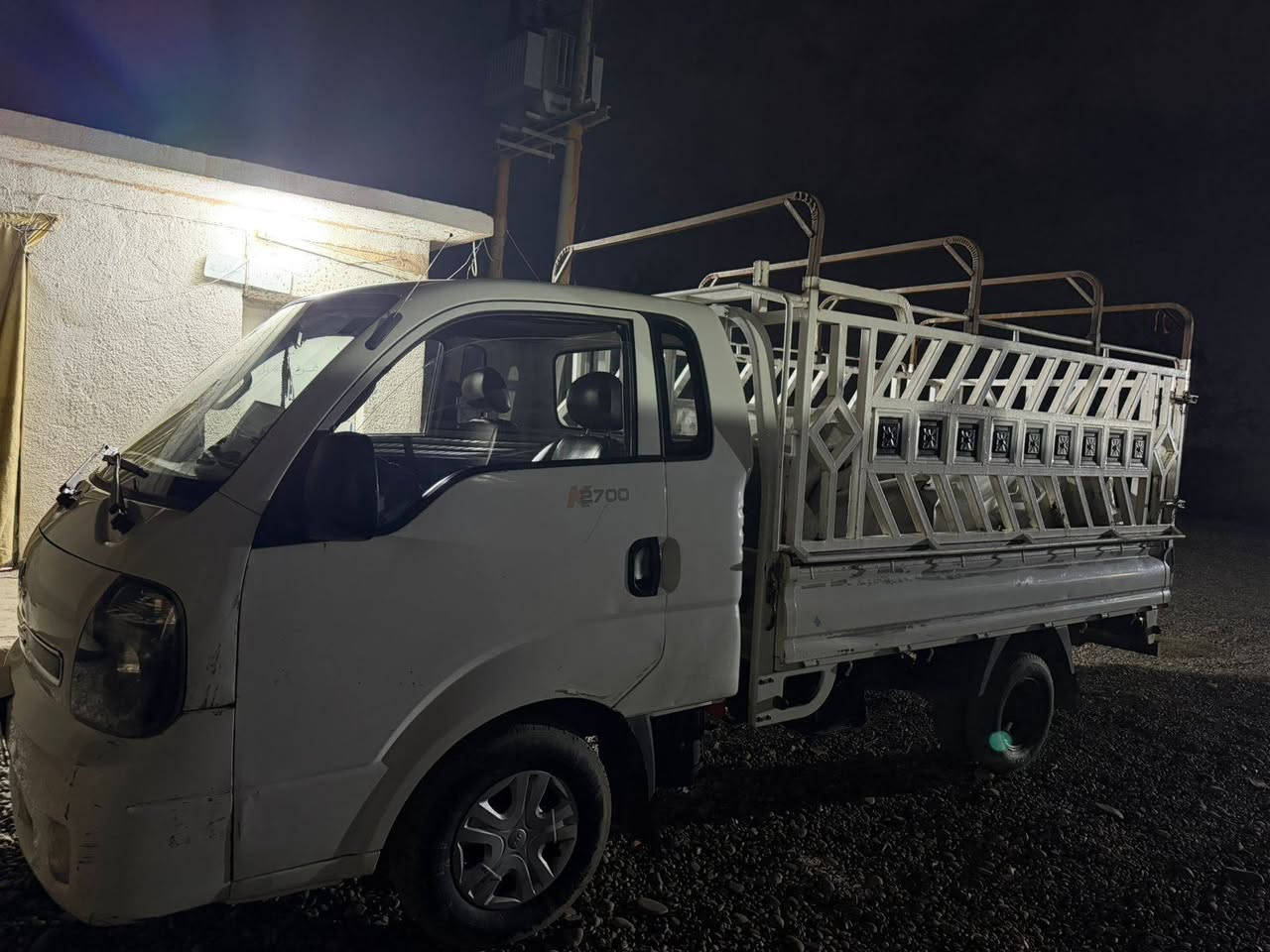 سلام عليكم ورحمة وبركاته كيه حمل موديل ١٣رقم صلاح الدين اباسمي  السعر ١١٥ رقم الهاتف *********** السيارة كفاله عامه شرط الفحص  محرك معمر جديد بدلت دهن مرة وحدة مكفولة من الصبق شاصي كير كهربائيات شرط اي ضرر مابيهة وتحياتي
