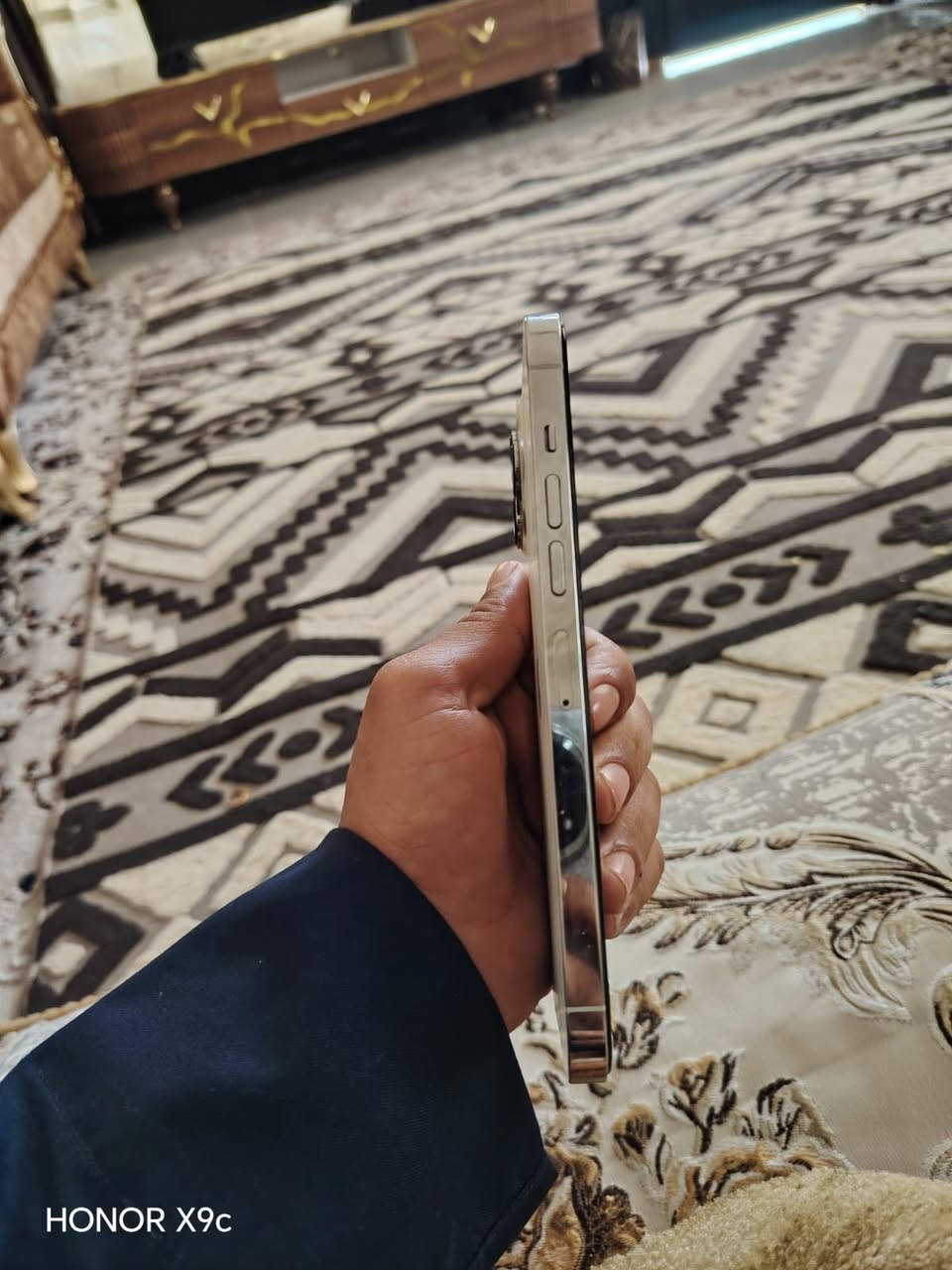 ايفون ١٣برغي مابدل بي للبيع اتصل ونطيك مواصفاتو ***********
