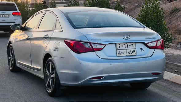 سۆناتا ٢٠١٠ خلیجی مەکینە  گەورە دوش ٢.٤  بێ بۆیاخ  سۆنەریم داناوە
ڕەنگی سلڤەر
تەبرید
ئاوێنە شەفت ئاوێنە ئیشارە
شاشەو كامیرەو
تەحکوماتی سەر ستێرن 
ئیکو 
ویل و تایەی تازە تەقەو ڕەقەی نیە
سەیارەیەکی تا بڵێی ڕێکو پێکو بێ مەسرەفە 
پەڵەیە ساردی هەیە و بەس تۆزێ كاڵ بونەوەی هەیە
سەنەوی بەسەرچوە
شوێن كلار 
ژ.م  ***********
سعر  ١٠٦$ كالار
