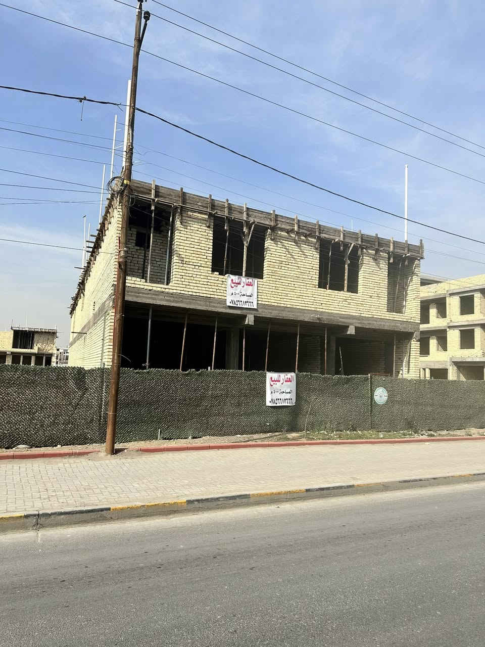 سلام عليكم عماره تجاريه زراعي سند ٢٥ المساحة ٤٠٠ تتكون من ٥ شقق ومحلات ٢  الموقع الدوره المهدية الرابعة للبيع او مراوس مستعجل ع بيع ***********
