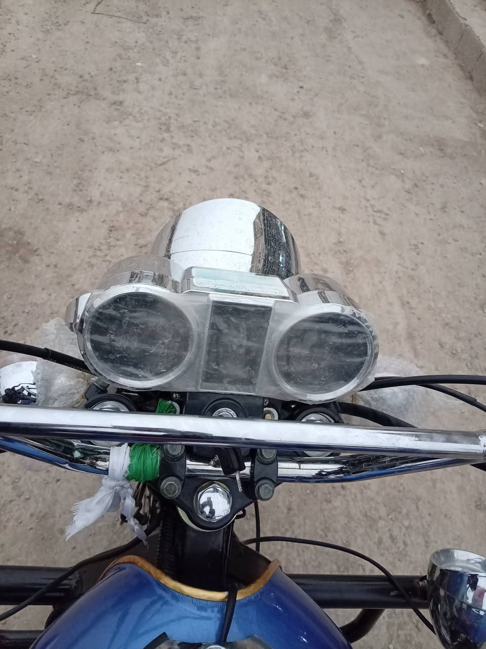 السلام عليكم جمره للبيع صار له شهرين طالعه  اصولي شرط ترقيم
مكاني شطره شراي يشلع عيوني رقمي ***********
