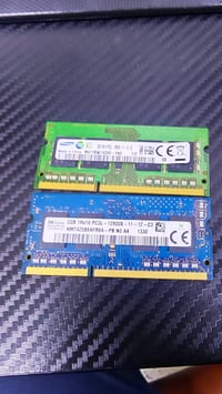 يتوفر   رام  لابتوب  نوع   ddr4 16GB  وقطعتين ddr3 2gb  سعر 100  وبيه ...