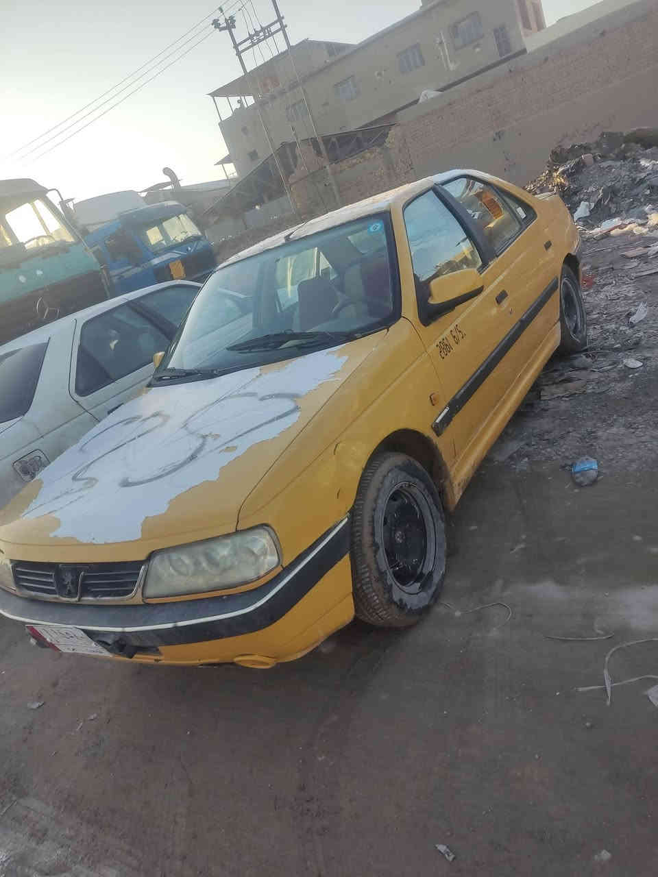 سلام عليكم. بيجو لميس 405مديل 2015السياره حلو مال واحد يريد يعيش بيه  السعر 27او بيه مجال حك الجيه مكانه بل حله رقمه قادسيه  تحويل ثاني يوم مصفره  من كلشي. هذه رقم ***********
