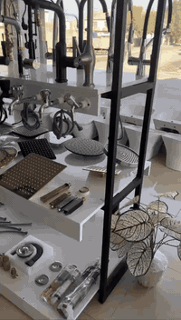 أكسسوارات  القمة
اخترنا لكم أجمل التصاميم وأعلى معايير الجودة، لتضيف لمسة من الفخامة والتنظيم على حمّامكم. كل قطعة صممت بعناية لتناسب ذوقكم وتضيف جواً من الأناقة والراح
متوفر في محل القمة
للاستفسار راسل الصفحة أو 
اتصل ع الرقم ***********
