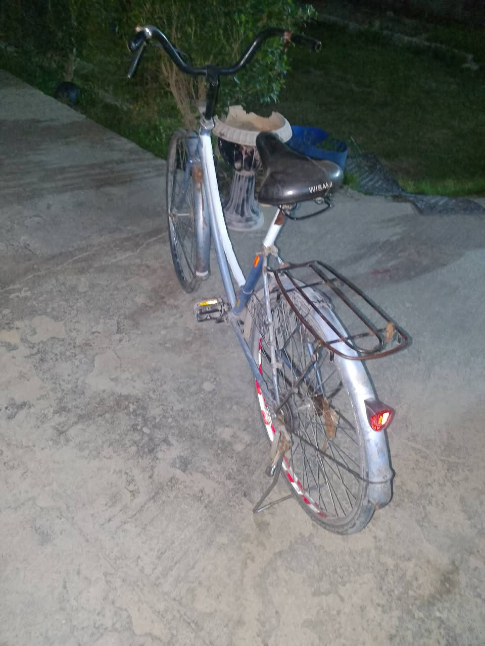 بايسكل للبيع مكان بروانه
سعره 35وبي مجال


**إذا كنت صاحب هذا الإعلان وتريد حذفه لأي سبب، رجاءا أرسل رسالة إلى الدعم الفني**