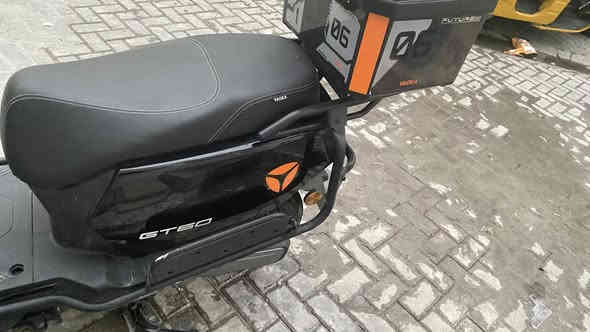 سلام عليكم دراجه شحن للبيع  مكفوله من كلشي وجميع الملحقات موجودهه الدراجة بعدها بضمان الشركة صار كم شهر من نزلت 

شاشه كبيره 
 بريك امامي خلفي دسك هايدروليك
لايت عالي ناصي زنون
بك لايت لد LED
اشاير امامي و خلفي لكزز لد
دبل اشاره
نضام بك الرجوع الى الخلف
درع محيطي لحمايه الدراجه
دبلات امامي وخلفي غاز 
 مساحه تخزين واسعه +جنطه خلفيه 
بصمه تشغيل + انذار سرقه + سويجات 
عدد البطاريات 6 مصطره الحجم الكبير تقطع مسافه بل شحنه الوحده 65كيلو 
سرعه الدراجه حقيقي 60
شاحنه تدعم الشحن السريع 
مكان بغداد مدينة الصدر 
سعر الدراجه مليون و100وبيه مجال قليل 
رقم الهاتف ***********
