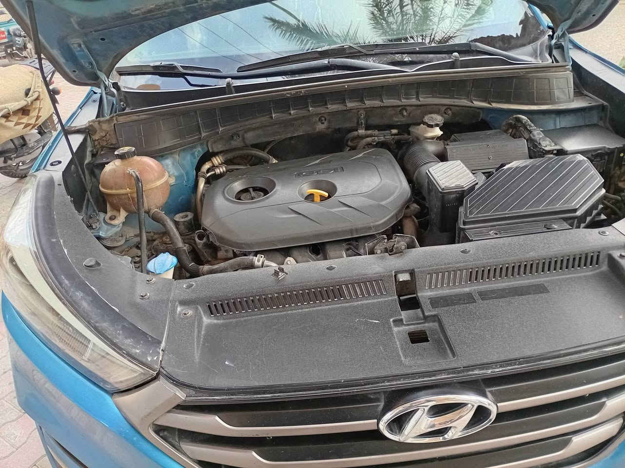 توسان امريكي ١٦ بسمي بغداد دولي فتحه تدفئه كشن محرك ٢٠٠ جديد شاده تحكمات مود درايف مانع تزحلق مانع انحدار بيه بس تبديل بنيد بدون دواخل بدون ايرباك وبيه رشات من امريكه مكاني كوت بدره سعره ١٣٥ وبيه حك جيه ***********
