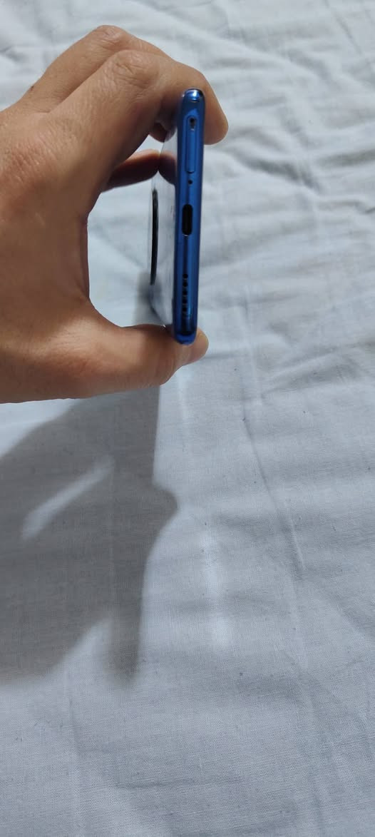 هونر x9
ذاكرة 256
رام 8+
نظافة الجهاز وسط فقط تشلعات بالصبغ اموضح بالصور
بدون غراض 
مكاني جانب إلايمن 
ادفع سعر


**إذا كنت صاحب هذا الإعلان وتريد حذفه لأي سبب، رجاءا أرسل رسالة إلى الدعم الفني**