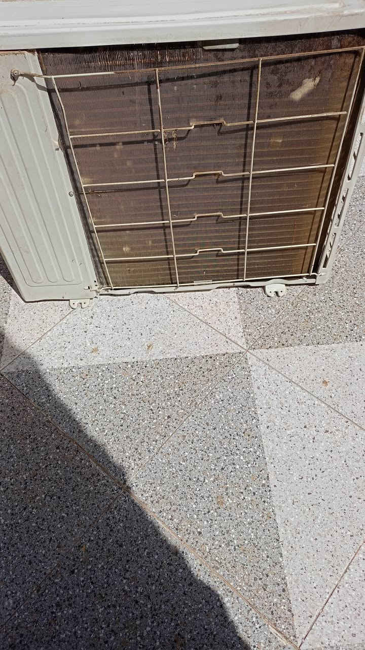 سلام عليكم يوجد ثنين سبالت للبيع قطعه طن ونص بي ليك +طنين شغال تبريد رحمه من الله السعر 500 للتصال أو الاستفسار ***********
