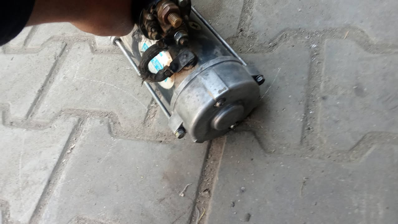 كمنز102 12فولت ***********
دويس 24فولت
مسيو بوشي رافعة
