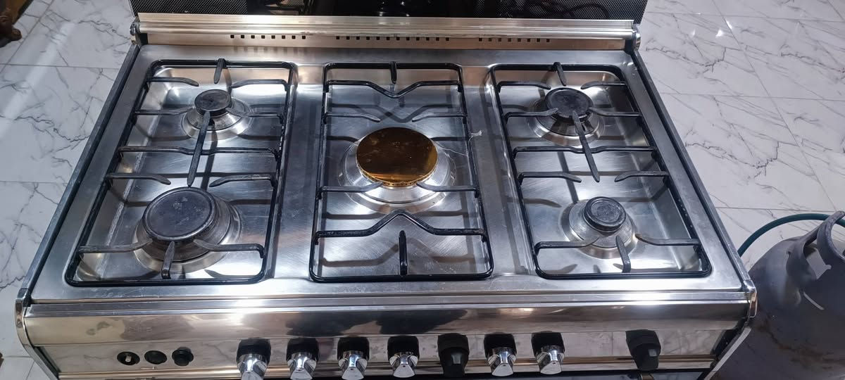 طباخ يونفيرسل مصري اكبر قياس نظافة احسن من الصورة بالشرط اسبوع عنوان كركوك دوميز 
السعر 275 وبي مجال
***********
