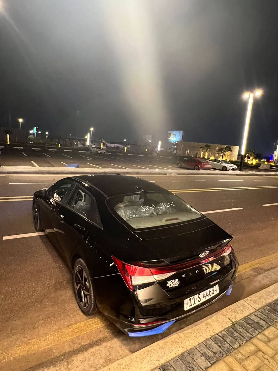 السلام عليكم النترا ٢٠٢٣ وارد امريكي محرك ٢٠٠٠ دوش السيارة فوللل فوللل مواصفات عدة الفتحة بيها رادارات عدد ٣ حساسات امامي وخلفي وجانبي تحكم سرعة قيادة ذاتية تدفئة كشن ٣ انضمة قيادة السيارة مفوله مواصفات الي بيها قطعتين تبديل الجاملغ والبنيد مبدلات نفس اللون وبيها الباب والجاملغ الخلفي بيهم صبغ السعر 139 وبيها مجال بسيط ***********
