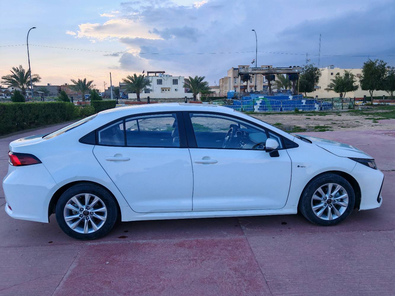 📍 للبيع: تويوتا كورولا هايبرد ٢٠٢٤ وارد صين شكل خليجي- بحالة ممتازة
المسافة المقطوعة : ٥٣،٠٠٠ كم
​لوحة الأرقام: بغداد

✅ فتحة سقف كهربائية [sunroof].
✅ مقاعد جلدية نظيفة.
✅ شاشة عرض مع كاميرا خلفية.
✅ أزرار تحكم بالمقود (تحكم ستيرن).
✅ فتحات تكييف خلفية (تبريد ممتاز).
✅ بدون حادث 
✅ كير، محرك، تكييف بحال ممتازة جداً. 
​
​السعر المطلـوب: $ 148 
​للتواصل والاستفسار:
📞 *********** واتساب
