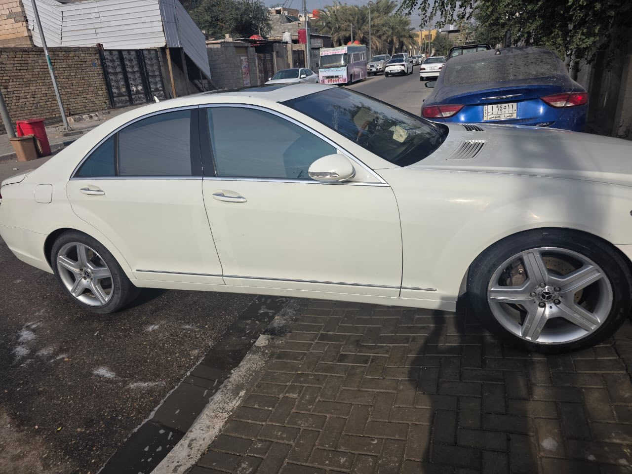 السلام عليكم مارسدس بدون اوراق موديل 2008  وارد اليابان ٣ قطع كلير بدون حادث جديده جداً مواصفات المارسدس معروفه السعر 90 وبيه مجال رقم صاحب السياره متوفر وتس اب واتصال ***********
