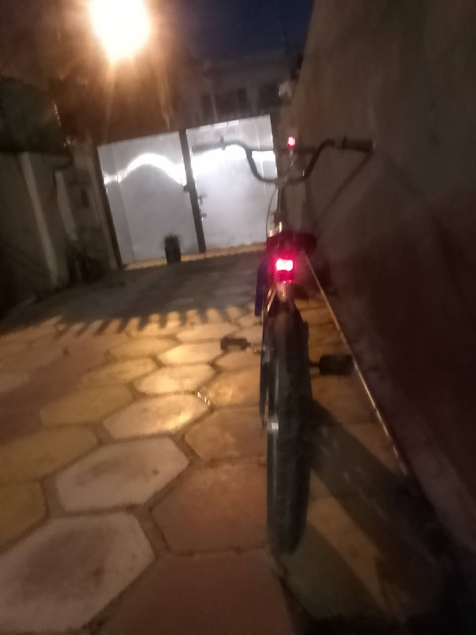 السلام عليكم بايسكل BMX مدرع للبيع ابريك خلفي مابي اي عطل السعر ٧٥ للاستفسار الاتصال على الرقم ***********
