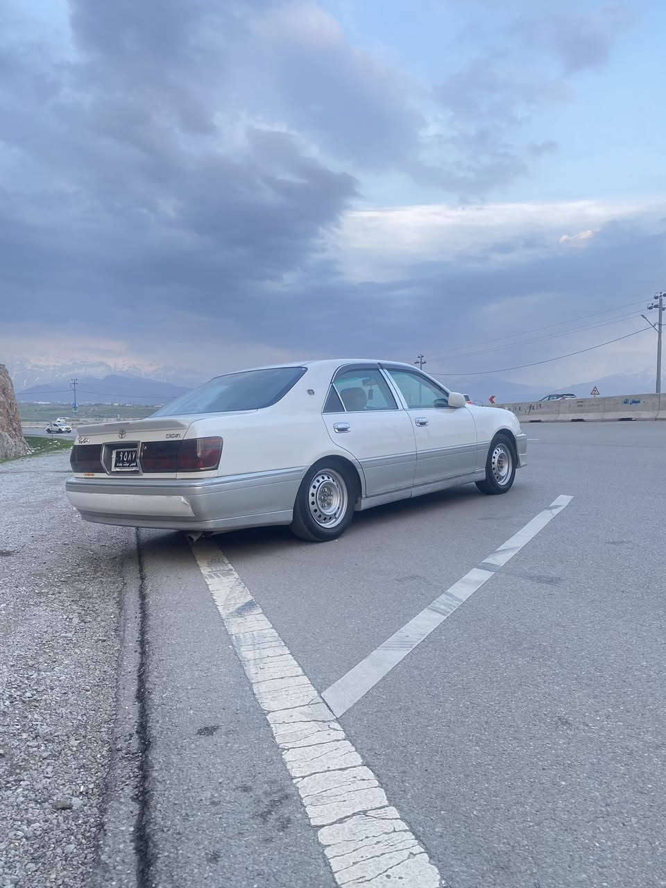 سه‌ره‌تا به‌ناوی خوای گه‌وره‌
مه‌لیكه‌ بڕاوه‌ مه‌كینه‌ D4گه‌وره‌ سه یاره‌كه‌ نمونه‌یه‌ گێڕو مه‌كینه‌ به‌شه‌رتی 10فیته‌ر سێرفزی كاملی بۆكراوه‌   سوكان كاره‌با  شوێن بڕاوه‌  2دوگمه‌ی ناوزارد دوراوه‌ته‌وه‌ABS تڕاكشن كامل مه‌زبوت 

نرخ ٣٧مه‌جالێكی برایانه‌ 

ژ.م***********
