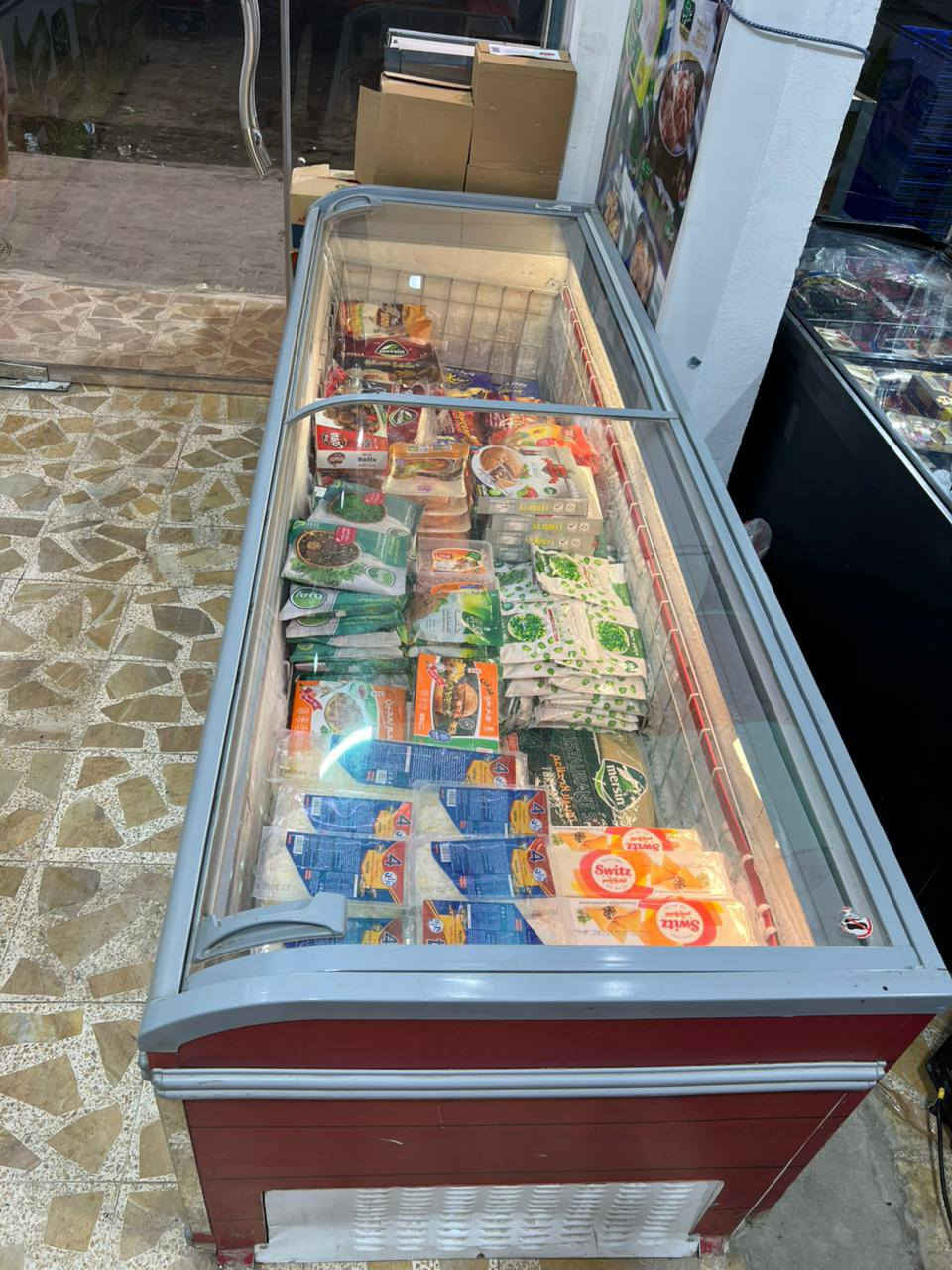 السلام عليكم
عارضه طرحيه للبيع اوربي باب اول ابو الحاسبه 

نضافتها 90% 

طولها مترتين ونص وعرضها 85 

عارضه خير من الله تجميد فول 
العنوان:  ميسان العماره
هاتف:  ***********
