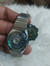 ساعة دليل • بوصلة قبلة • سبعينيات