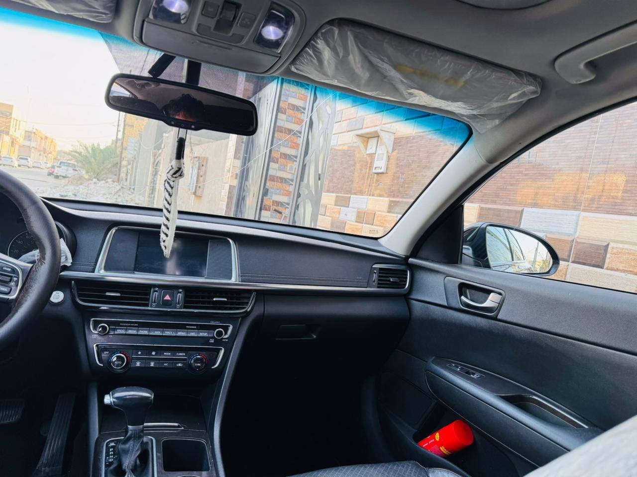 السلام عليكم اوبتيما 2018
وارد امريكي EX فول مواصفات 
بانوراما
بصمه تشغيل وابواب
مرايات شفط
رقم انكليزي بابل مداور ثاني يوم. 
سياره كلين تايتل مكفوله من الدعاميه لدعاميه سعرن 163بيه مجال 
مكان سماوه رقم ***********
