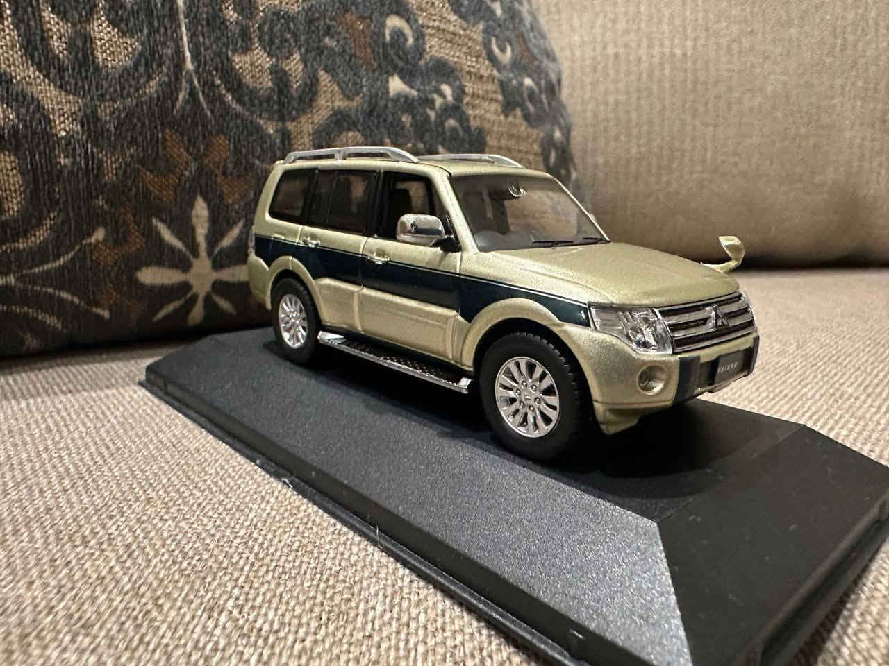 Mitsubishi pajero 🔴
first 43
 1/43
علبه اكريليك وقاعده بلاستيكيه


**إذا كنت صاحب هذا الإعلان وتريد حذفه لأي سبب، رجاءا أرسل رسالة إلى الدعم الفني**