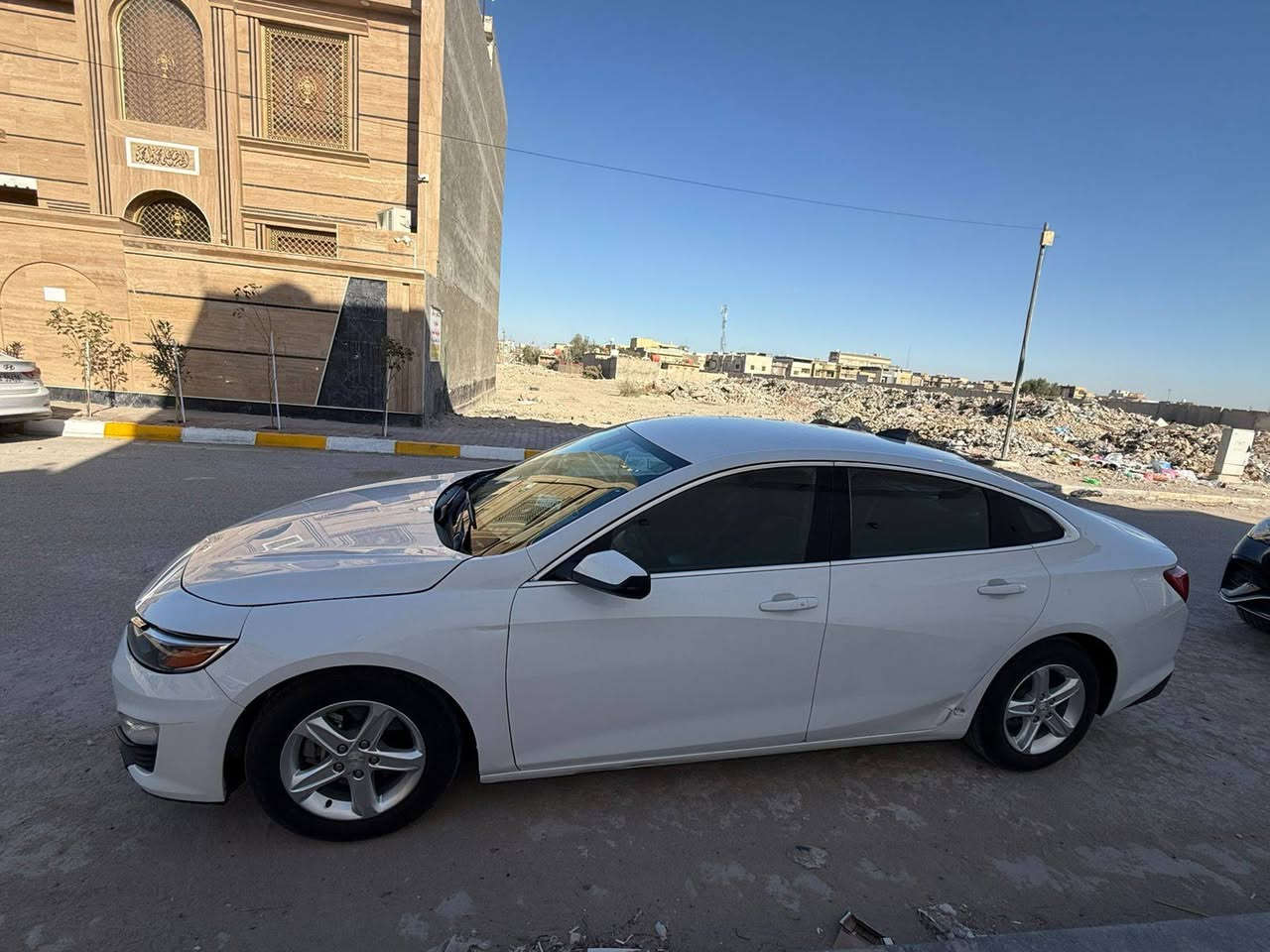 مديل 21 
Lt
رقم بغداد ماشيه 38 الف استخدام موظفه
بيهه باب خلفي عكس السايق مبدل فقط 
وبيه بارد صغير
مكانه بصره السعر 135 السيارة كلش نضيفه 
مكلف بلنشر
*********** البصرة, العراق
