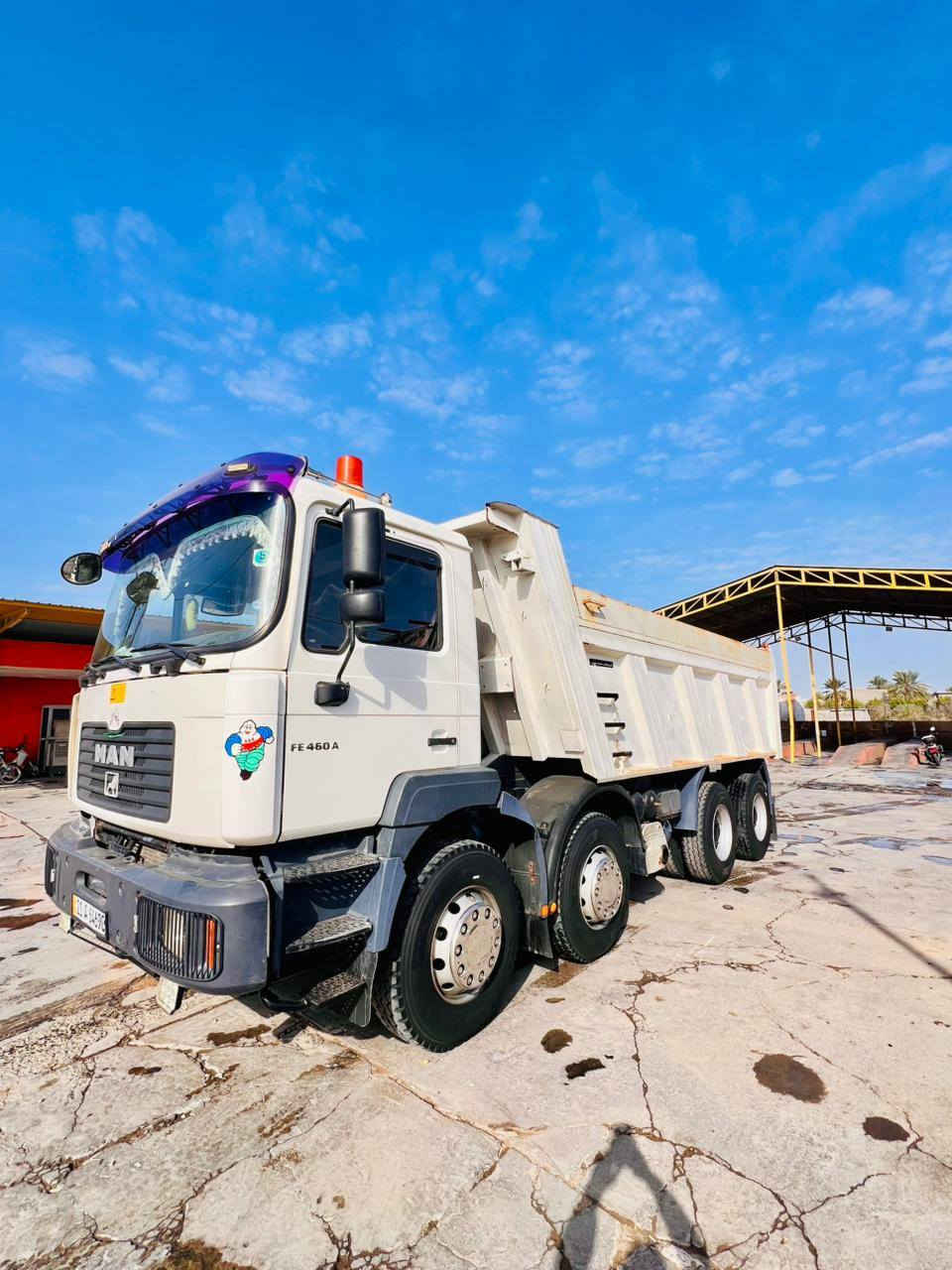 البيع مان صقر عكرب بلادي
/2002
مكينه /460 لا صرف وله بخار
 /ريتايدر 5طكات
 مجموعه /جي اف حديث ام الربل خمس فحله  
تبريد شغال بلادي 
تخم تاير   
شاصي عالي مكفول 
كهربائيات سيارة مفول
 منضومه مقطوره
كامله عوزه بس هوك سحب 
الاستفسار اتصل /‭
*********** 
***********8
