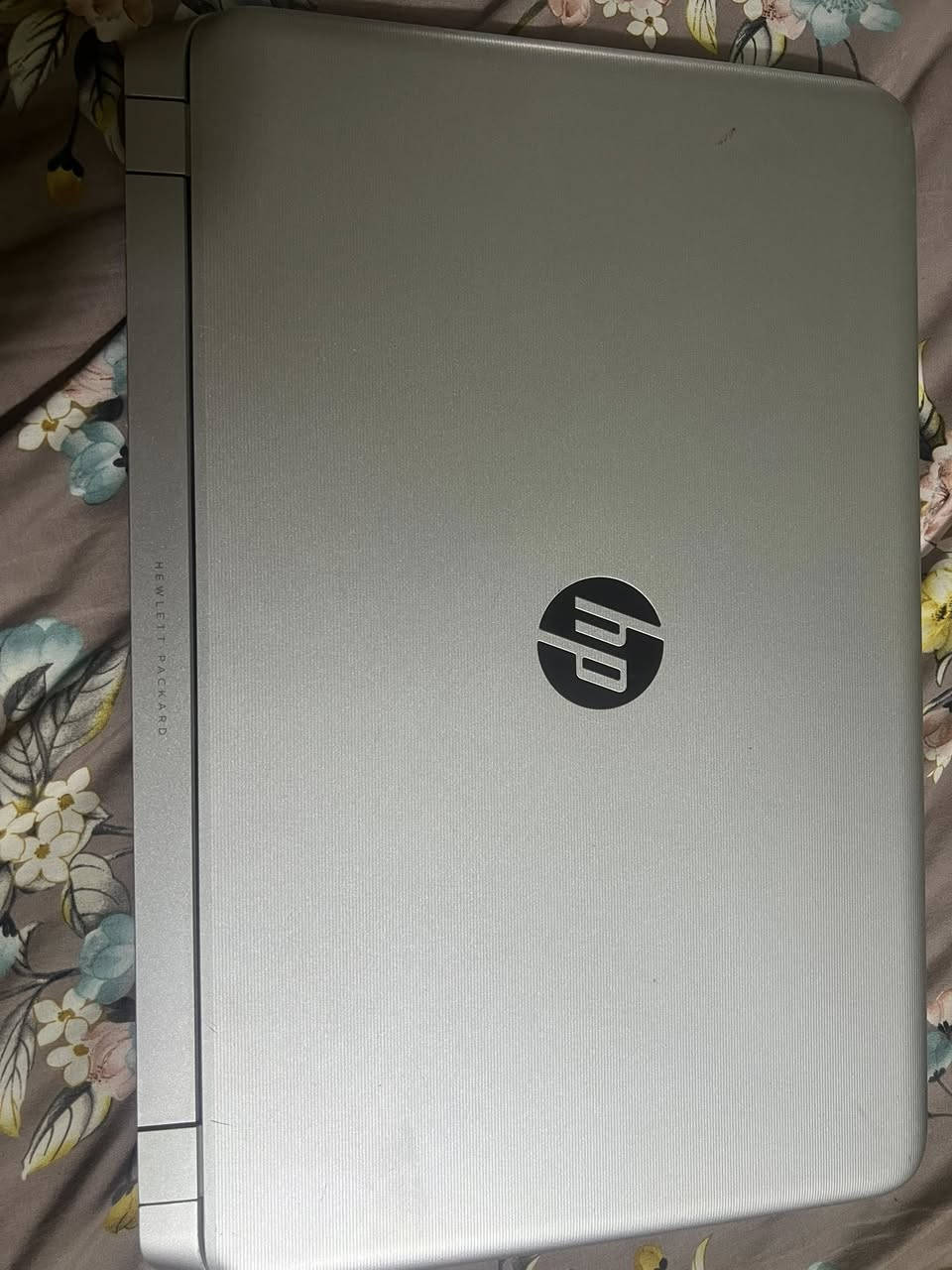 � للبيع: لابتوب HP Pavilion i7 + SSD + NVIDIA
✔ معالج: Intel Core i7
✔ تخزين: SSD سريع
✔ كرت شاشة NVIDIA
✔ شاشة 15.6 إنج
بي صوت خفيف بل مروحه فقط
📍 السعر: 250,000 دينار  وبي مجال
📞 للتواصل: 
***********
