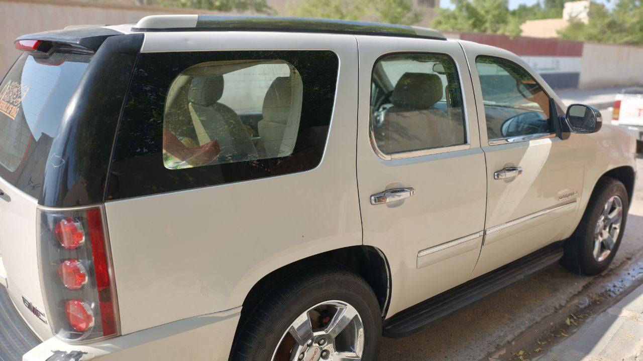 السلام عليكم ورحمة الله وبركاته GMC YUKON DENALI 2011 وارد امريكي رقم بغداد مشروع وطني باسمي ماشية ٢٨٠ الف كيلو متر قابل للزيادة  للبيع او المراوس بأقل السعر ١٩٥ وبيها مجال للإستفسار الاتصال على الرقم ***********
