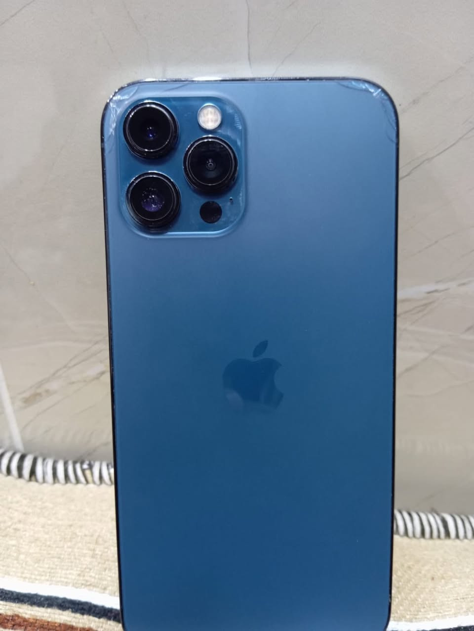 سلام عليكم    آيفون 12برو ماكس
ذاكره 256✅
بطاريه 75 ما يصرف شحن ✅
الجهاز مكفول نضافه 100✅

((جهاز فقط بدل ضهر و بي فطر مثل ما موضح))

تواصل *********** يوجد واتساب
