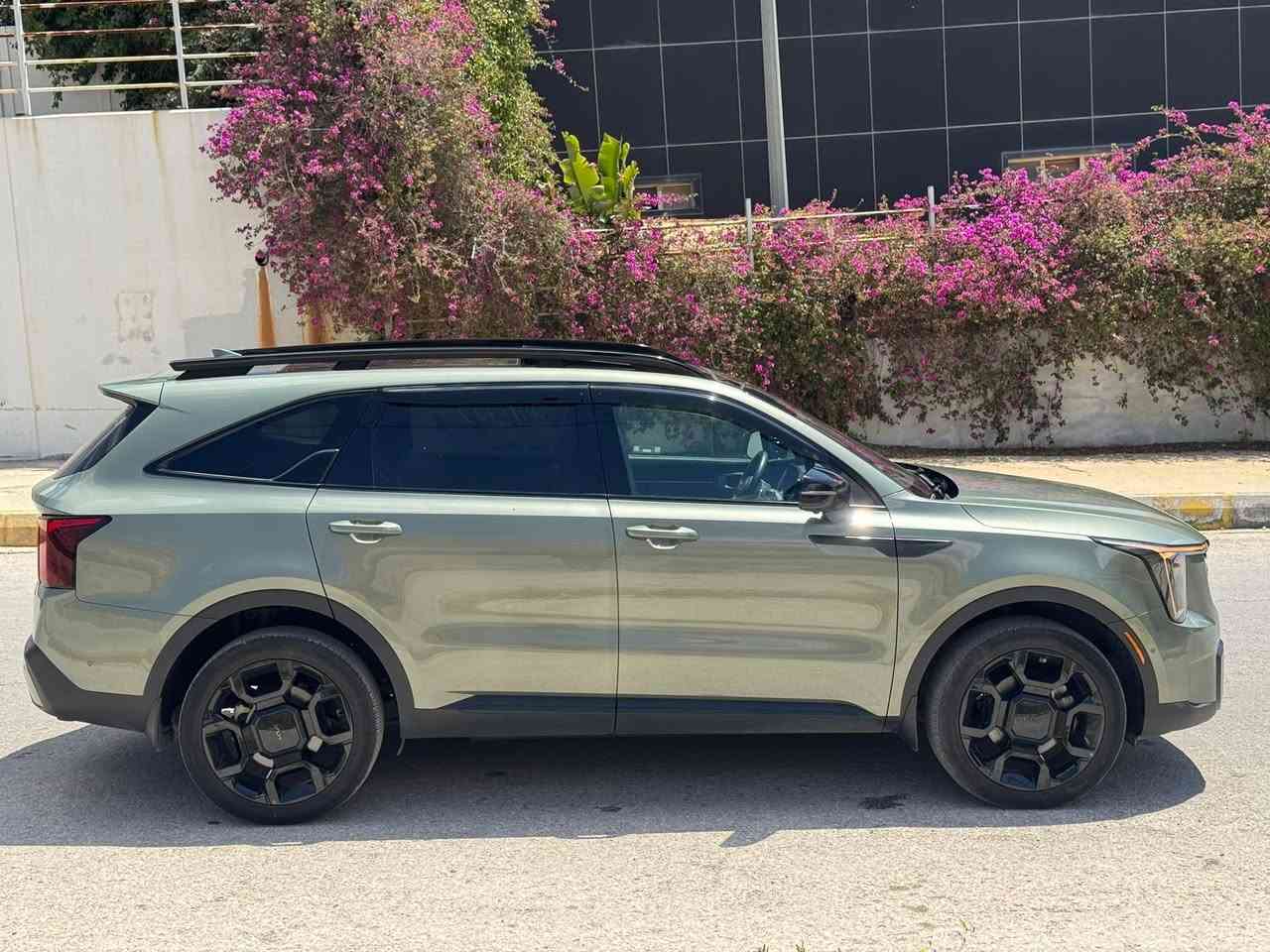 KIA SORENTO SX 2025
 
📍السياره موجوده في  الأردن الزرقاء المنطقه الحرة 

كيا سورنتو  SX 2025 برستيج 
المسافة المقطوعه 13990mi
اللون . اخضر  
محرك. 2500cc تيربو بانزين 
الموديل 2025

                  ======= الاضافات👇👇 ======
  
فتحة بانوراما 
شاشة كبيره نفكيشن 
رادار امامي
 مانع تصادم
مانع انزلاق 
تحديد مسرب .
نقطة عمياء .
تصحيح مسار 
بصمه تشغيل 
بصمه ابواب 
كاميرا خلفيه 
كاميرا عداد 5 
كاميرا 360
طارة مدفية 
تشغيل عن بعد سياره 
كراسي مدفية + مبرد 
كراسي كهرباء عداد 2 
كراسي جلد داخل قرميدي 
كراسي ذاكره 
كراسي 7 راكب 
مثبت سرعة
تحكم ستيرن
شاحن وايرلس
هاند بريك كهربائي
حساسات خلفيه + اماميه 
حساسات مانع تجاوز 
ويل قياس 20
دفع رباعي 
باب خلفي كهرباء 
اضويه امامي زنون LED
اضويه خلفيه LED
كشافات LED
دفع رباعي 4X4
نظام GPS+خرائط 
كندشن مركزي امامي او خلفي 
وبلوتوث 
مدخل USB+ AUX

🚗🚗 حادث السيارة كما موضح في الصور  بنيد صبغ فقط او جاملغ بارد بدون دواخل   🚗🚗

الأردن الزرقاء المنطقه الحره شارع 20 شمال 

التواصل / عمر الدليمي 00962786166701 علي الكرغولي 00962788505634


**إذا كنت صاحب هذا الإعلان وتريد حذفه لأي سبب، رجاءا أرسل رسالة إلى الدعم الفني**