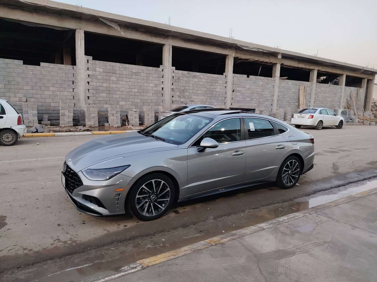 السلام وعليكم
سوناتا للبيع سمنتي سقف اسود 
مديل 2023  رقم اربيل 
موصفات المتد فول واحد على واحد
محرك 1600 توربو 
تشغيل عن بعد 
سياره تمشي  بالجهاز
شاشة داتشوب
اربع انضمامة قيادة 
خمس كامرات 360 درجه
توقف ذاتي اوت ستوب
رادارات جانبيه بالمرايه
سقف بانوراما
تدفئه و تبريد قطعتين 
كشنات تدفئه و تبريد
كشنات كهرباء النفر والسائق
هيتر ستيرن
كامرات جانبيه مكان العداد من تفتح إشارة يشتغلن
لايت زينون اربع عدسات  يشتغل اوتو
وبعد موصفات المتد معروفه 
ضرار سياره قطعتين باب وجاملغ  بدون ارباكات
مكان السيارة الموصل
رقم الموبايل الشراي خابر وتدلل ***********
