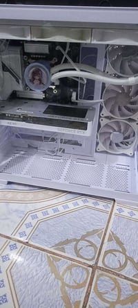 من رخصت الادمن كراتين قطع كلهة موجوده تجميعه كامله بدون رام I9 12900k ...