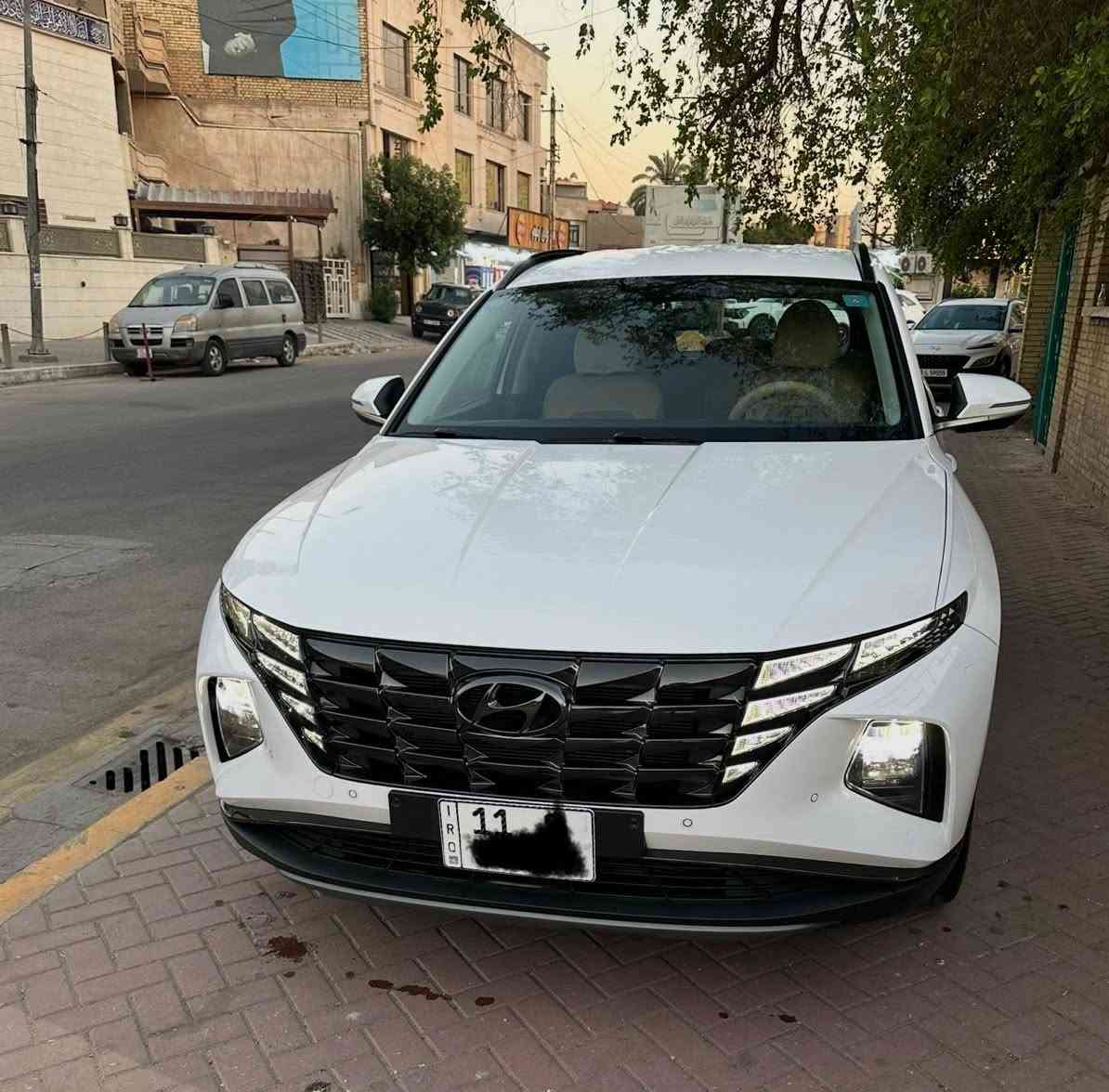 توسان خليجي ٢٠٢٣  (( شاشة تاب  وداخل جلد مغلف درجة اولى )) ماشية ٤٧   ألف ضمان شركة الت ساك وبعدها بالضمان السيارة جديدة جدا وتبديل دهن كله شركة مكفوله لا صبغ ولا بارد ولاحالوب ولا تبديل ولا فتح على ايدنا   محرك وكير مكفول بدون فتح غير هذا الكلام اتحمل السونار فوول مواصفات بدون بانوراما السعر🔴 ١٩٧ 🟤وبي مجال بسيط مكاني بغداد الاعظمية *********** بي واتساب
بصمة تشغية وبصمة ابواب وتشغيل عن بعد 
هند برك بصمة واتو هود ومود درايف ومانع انزلاق وحساس امامي وخلفي وكامرات وشاشة كبيرة ومري  شفط ولايت امام زنون دوار
وتبريد ثلج قطعتين ويل ١٩ المرغوب والجامات اوتو تصعد بالريمونت وبعد بيها هواي مواصفات
