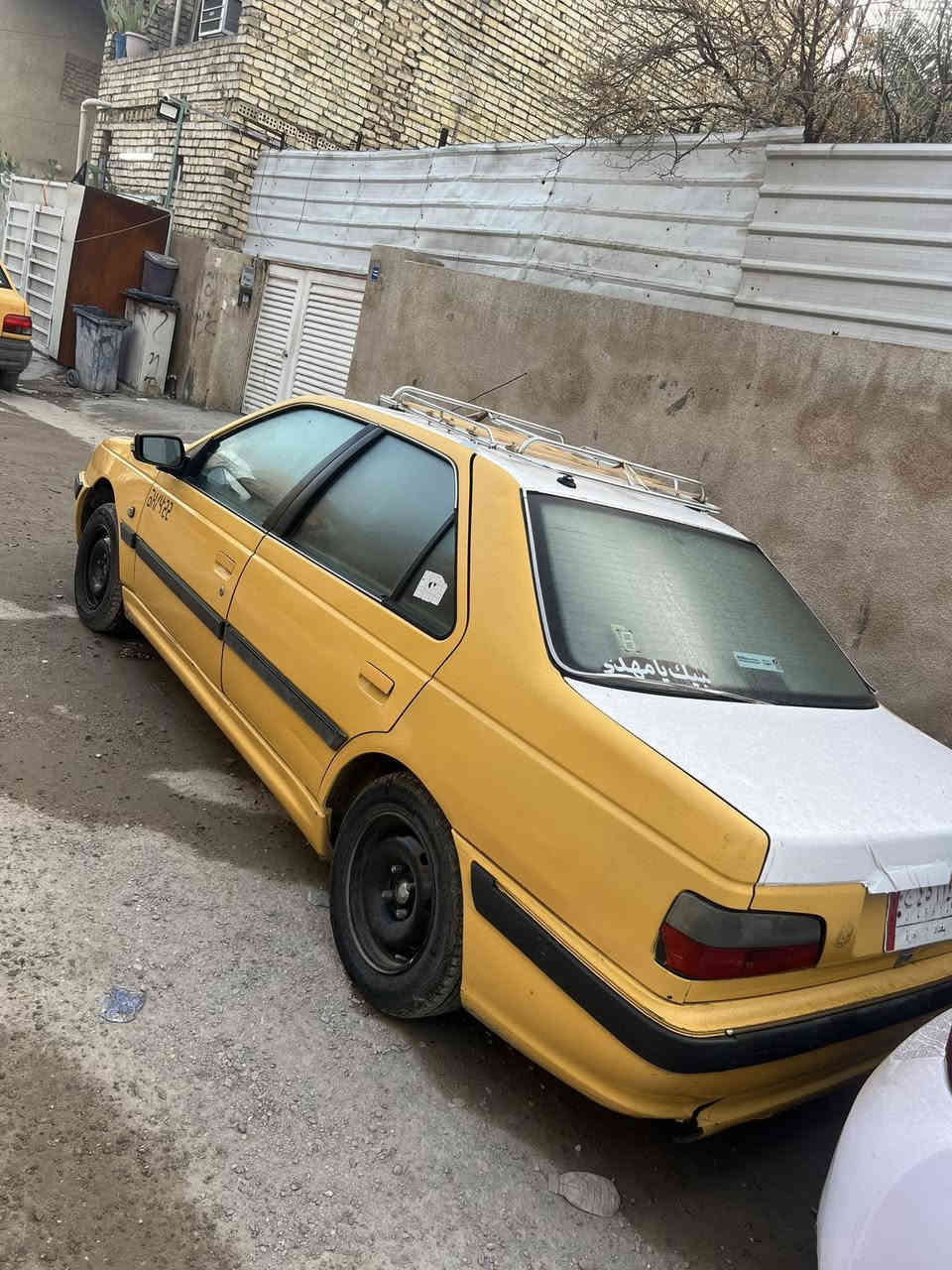 للبيع بغداد شارع فلسطين مديل15 مكينه كير كفاله من تنقيص و تبخير.و من الفتح.بيه جراد بنيد و مصبوغ فقط بنيد سستم سماعات يخبل بلاتوث تايرات جدد سياره نصبته تخبل مكينه تبريد ثلج تتفئه.سياره بختصار كلش كلش حلوه سعر٤٥وبيه مجال.***********
