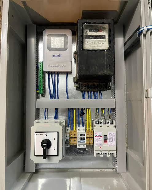 تجهيز وعمل بورد كهرباء رئيسي
حسب طلب زبون ***********
