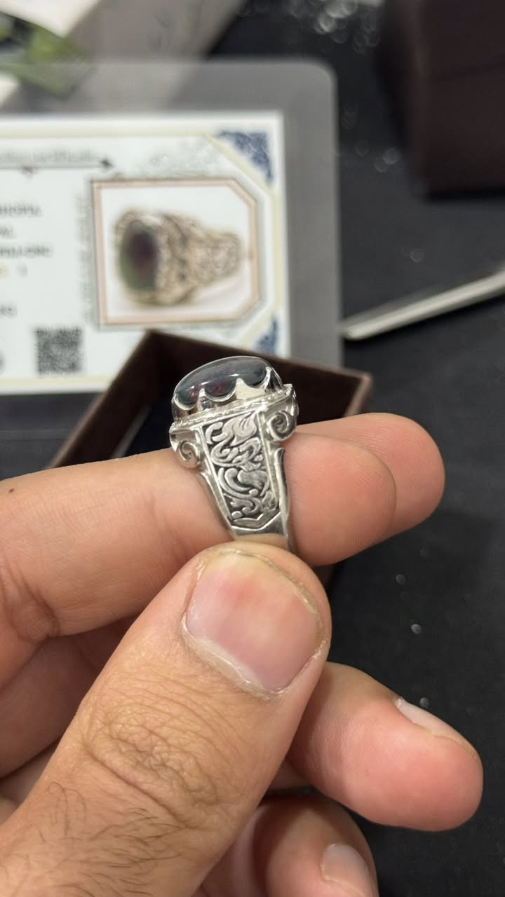 اوبال اثيوبي اصلي مع شهادة المنشأ
فاير عالي جداً
صياغة يدوية صياغة طوبى
١٥٠ الف قفل 
يوجد توصيل


**إذا كنت صاحب هذا الإعلان وتريد حذفه لأي سبب، رجاءا أرسل رسالة إلى الدعم الفني**