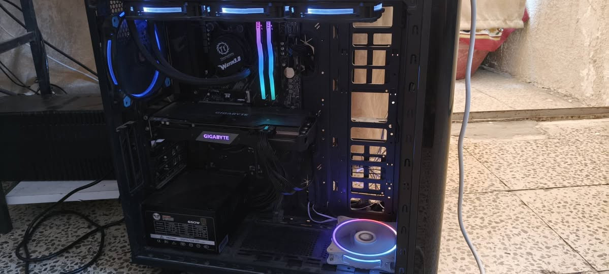 سلام عليكم تجميعة للبيع مواصفات راقية
R9 3900x Box 
مبرد ثيرمل تيك 360
B550 اوروس Box 
ram 3600 تي فورس 
m.2 512
Power 650 mass 
كيس ثيرمل تيك 5فان 
ويا Ups 2000
ماوس ستيل سيريس برايم بلس 
و كيبورد هافت 60
سعر الكيس وحدة ويه الاغراض 950قفل كيس وحدة 875قفل 

سماعة ستيل سيريس اركتس 7بلس واير ليس سماعة جديدة انتاج 2024/4  دنكل موجود سعرها 100 

شاشة asus Rog 240hz Box 
سعر الشاشة 180
مكاني بغداد دورة 
***********
