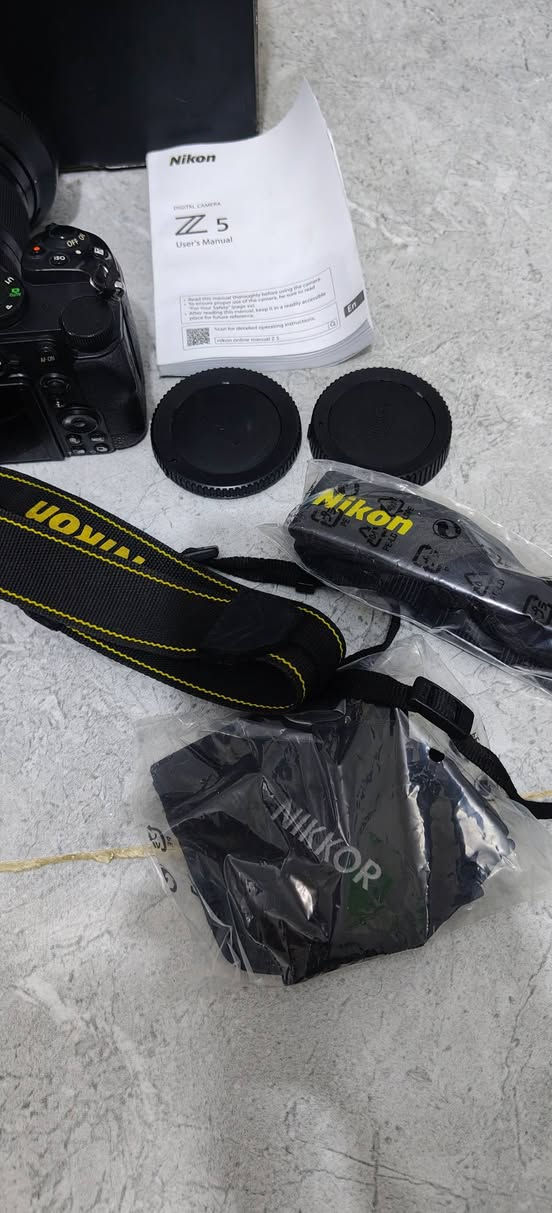 📸✨ Nikon Z5
السلام عليكم كامره نيكون z5  مثل ما موضحه ب الصوره نضافته استعمال شخصي كامره غنيه عن التعريف
ا Full Frame  فول فريم 
⚡ Autofocus سريع ودقيق. 
🎥 تصوير 4K عالي الجودة
وياه ملحقاته الاصليه كامله 
عدسه الاصلية 24 _ 70
حزام الاصلي عدد ثنين 
اقباقه عدسه 
كتلوك 
كارتونه
كاترج عدد  9
توصاله مفذ يواس بي تايبسي  وكلكسي وايفون عدد 8
بطاريه عدد 2
رام 16 
السعر 1750 مليون وسبعمية وخمسين  عنواني حله شارع 60 قرب كراج الموحد رقم الهاتف ***********
