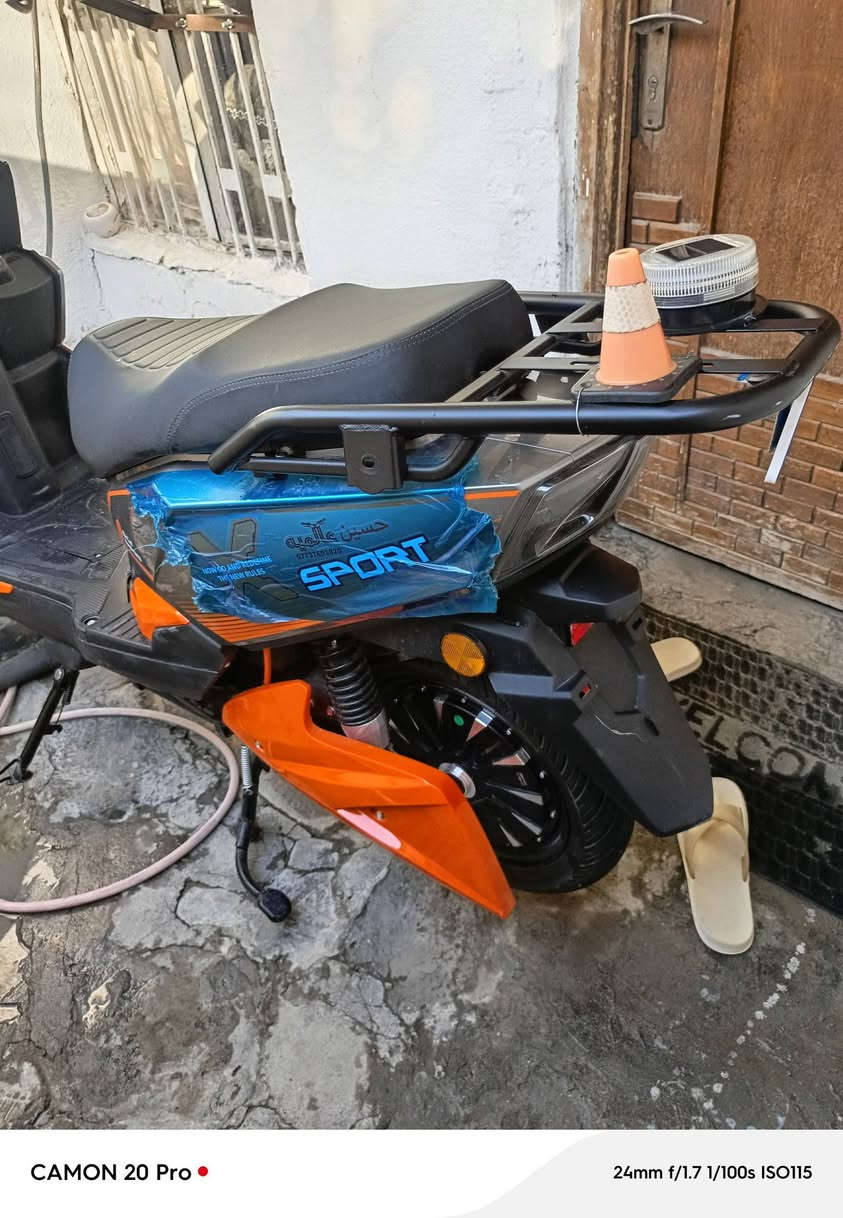 السلام عليكم
دراجة رياضيه سكنس رياضي للبيع 
دراجة 2026 
سرعه 75 حقيقي 
ملفهه 2000 نحاس 
6 بطاريات تيانج كبار 
تاير وويل كبير 
دبلات خلفيات وإماميات 
بريكات دسك.امامي وخلفي فلنجات رياضية 
ماشيه قليل جداا 
ثلاثة انظمه تشغيل كارت + بصمه تشغيل عن بعد + مفتاح 
اشاير 
لايت عالي ناصي رماش 
شاشة قارى اعطال 
نضام البارك 
بيها نضام قاطع التيار الكهربائي 
بيها نضام رجوع للخلف 
بيها نضام مثبت سرعه 
الدراجه نضيفه واستعمال قليل وعلفحص 
واتساب *********** 
عنواني بغداد 
السعر 915 وبيهه مجال

