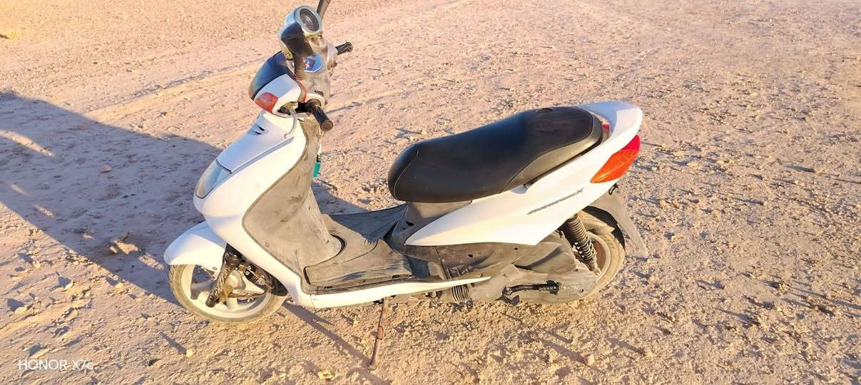 للبيع سعر 900 مستعجل ع بيع
مامفتوح ممبدل بيه شي سكنس نثيه شراي يتصل ع رقم 
***********
