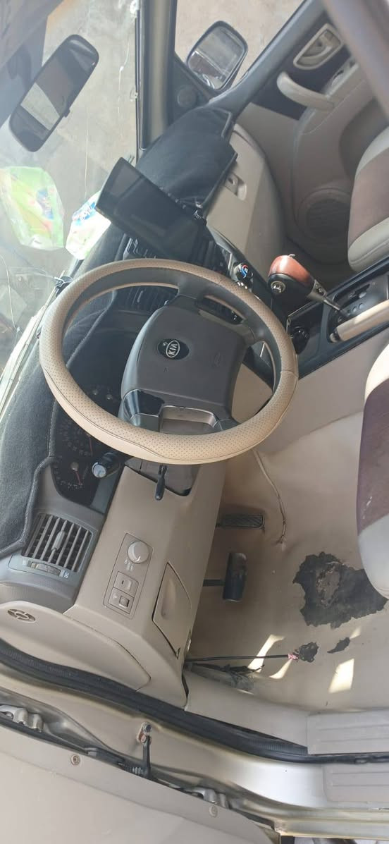 سورنتو مديل 2006 للبيع
السيارة مصبوغ حزام بدون حادث رقم بغداد صدامي تحويل ثاني مكينه وكير بطه بالصندوك كلش نضيفة وجاهزة للاخير مابيها اي نقص تاريك للبصرة شلعه بطناش اشك الكاع مكان السيارة بابل 
السعر 75 بيها مجال حك الجية 
رقم الهاتف ***********
