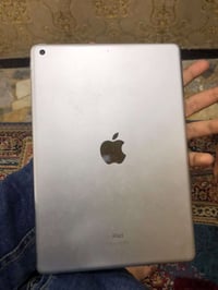 ايباد ٩ • مايك معطل • شاحن اصلي