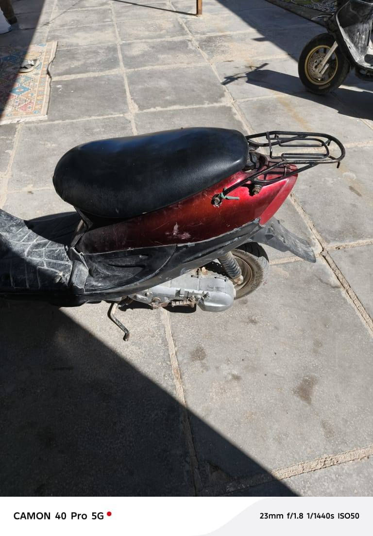 سلام عليكم دراجه للبيع لدراجه نضيفه ومامفتوحه سلف يشتغل كله شغاله مستعجل عله ابيعته سعر 200 وابيه مجال ***********
