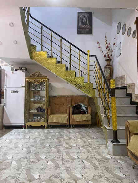 دار سكن ١٠٠م ركن وجهين طابقين طابو كونكريت الاول . غرفه استقبال مطبخ صاله صحيات  الثاني . ٣ غرف وصاله وصحيات
الفداء شارع ابو لبنان منطقه سكنيه التبليط بالباب السعر ١٣٠
***********
