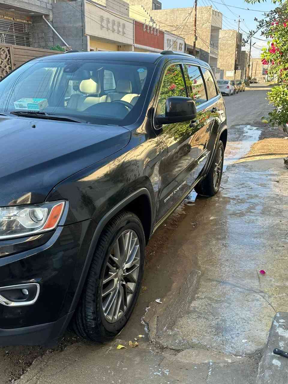 السلام عليكم جيب لاريدو 2016 رقم سليمانيه الجديد السياره جاهزه من كل النواحي والسونار مرفق مع الصور مكان السياره بغداد للاستفسار الاتصال على صاحب السياره  السعر 190

‭0770 515 7374‬
